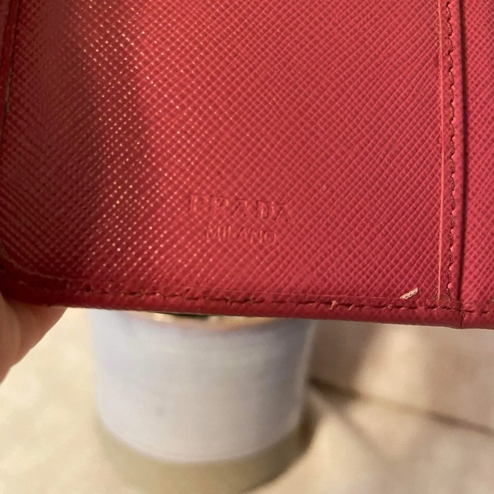 GUC Prada Saffiano Wallet - Picture 6 of 6